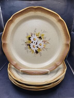 Vintage Set Of 4 Mikasa Whole Wheat Loves Me E8002 Dinner Plates Japan MCM